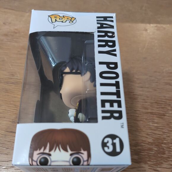 Funko Pop! Vinyl: Harry Potter - Harry Potter (w/ Hedwig) #31 - Picture 2 of 6